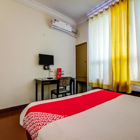 Hotel Golden Gates Bangalore Exterior foto