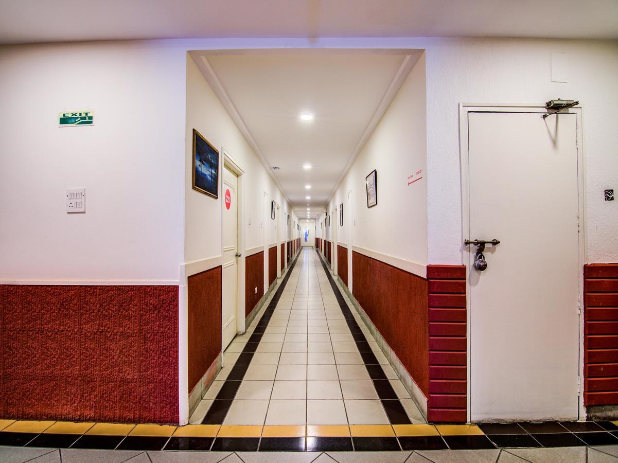 Hotel Golden Gates Bangalore Exterior foto