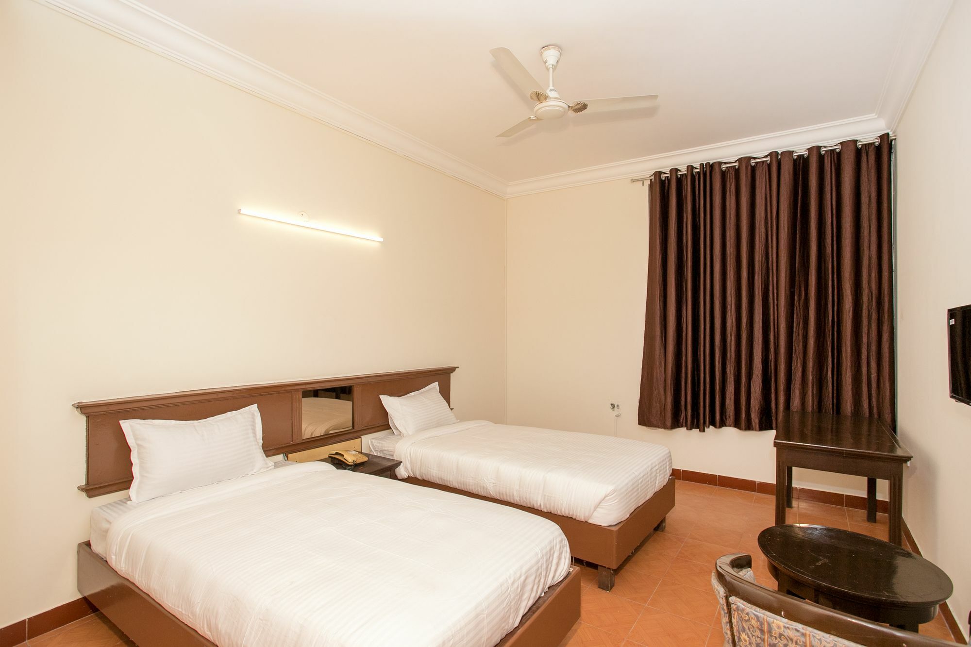 Hotel Golden Gates Bangalore Exterior foto